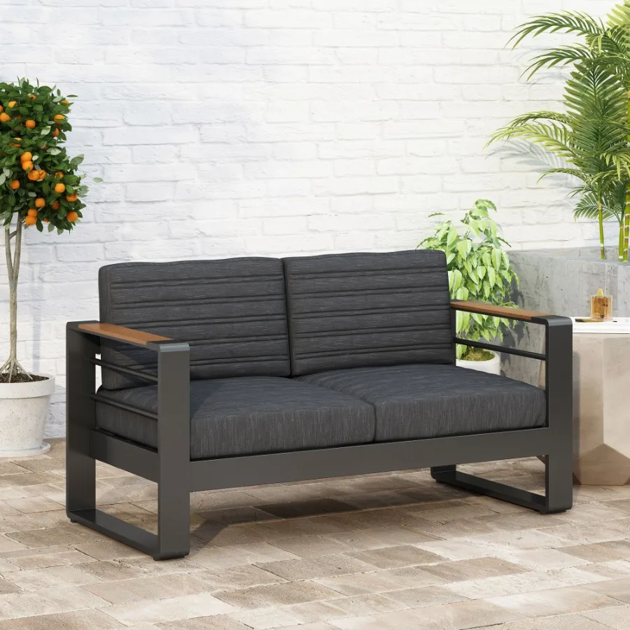 

GIOVANNA LOVESEAT, 2025 year