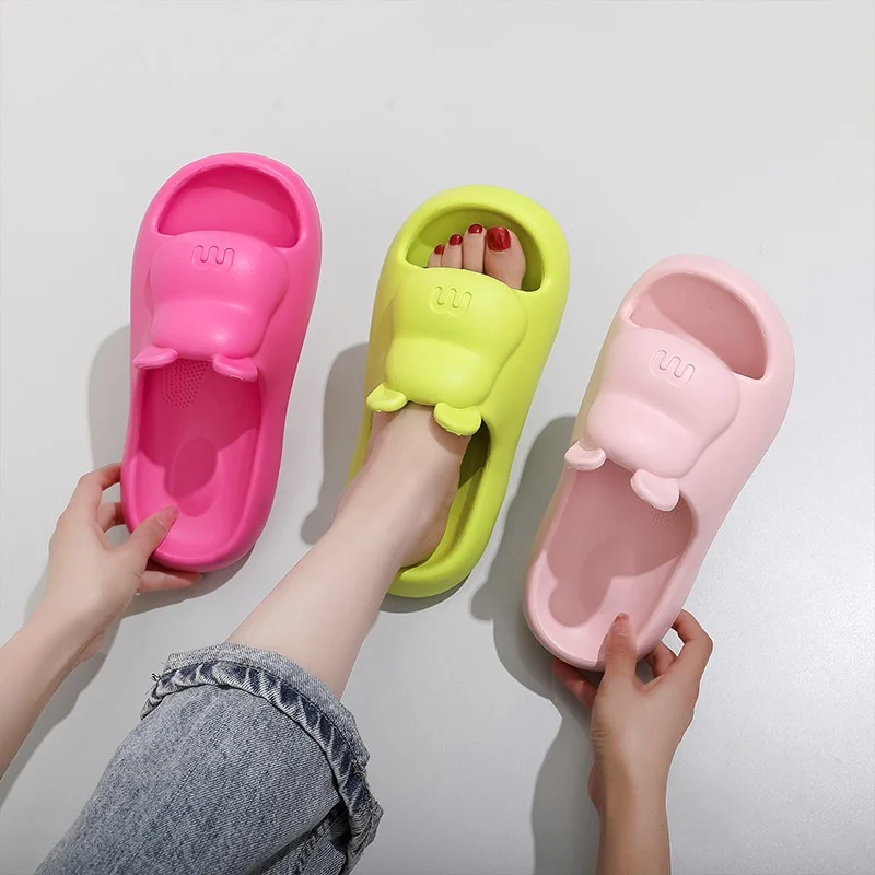 Summer Women's Cute Bear Slippers Cartoon Bathroom Flip Flops Anti Slip Light EVA Soft Sole Shoes Outdoor Sandals Beach Slides