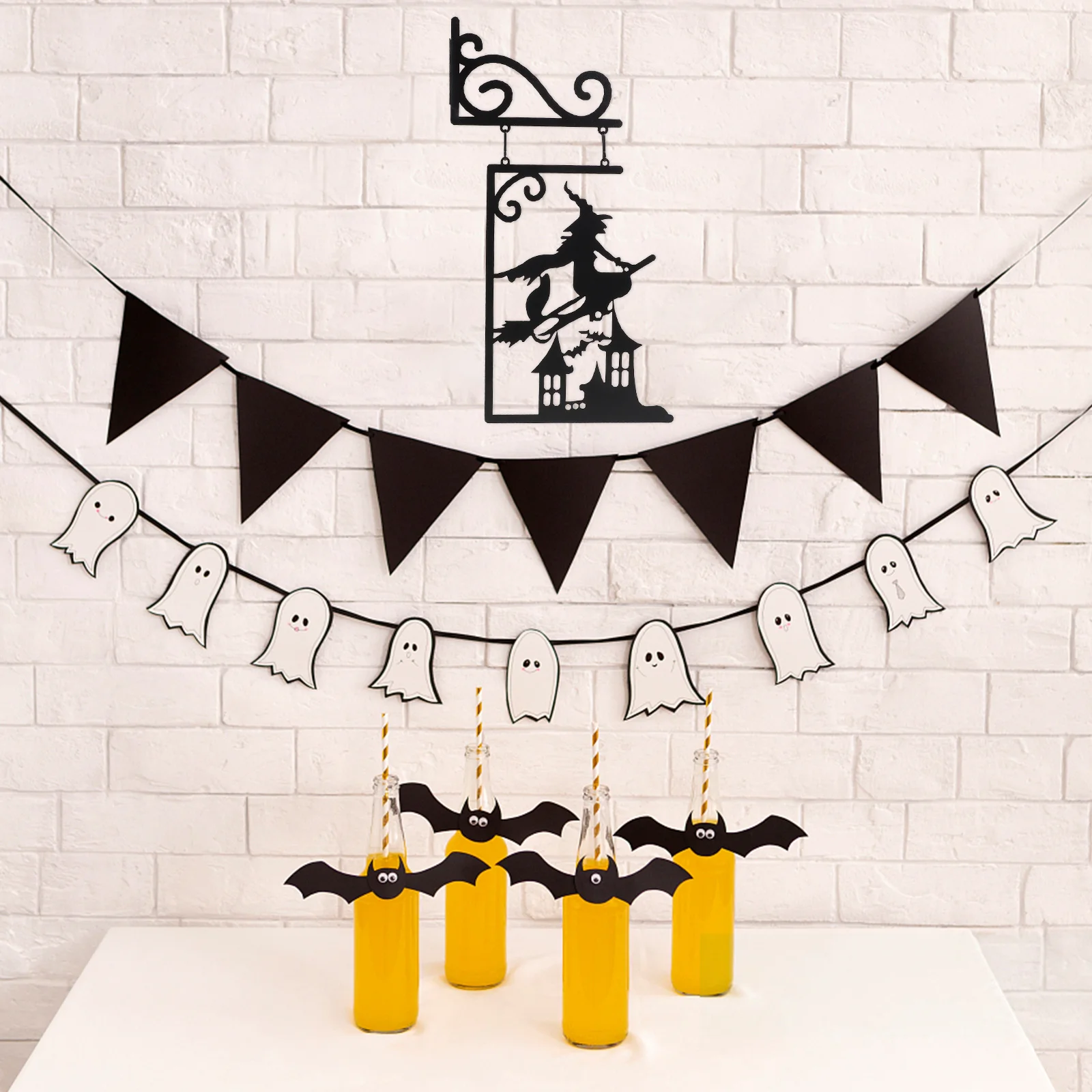 

Iron Halloween Metal Wall Hanging Witch Sculpture Artistic Wall Decor for Living Room Outdoor Decoration Halloween Handicraft