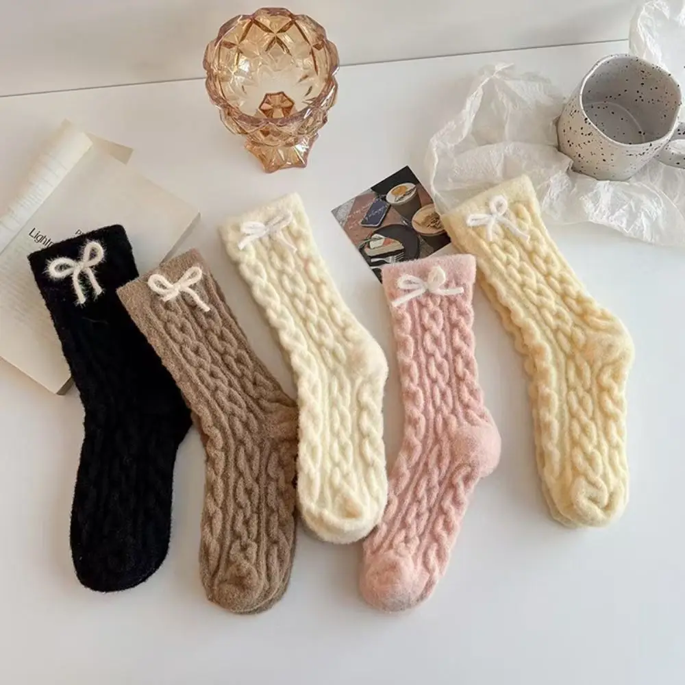 

Cute Thickened Coral Fleece Socks Bowknot Screw Thread Floor Plush Socks Simple Sleeping Mid Tube Socks Women Female