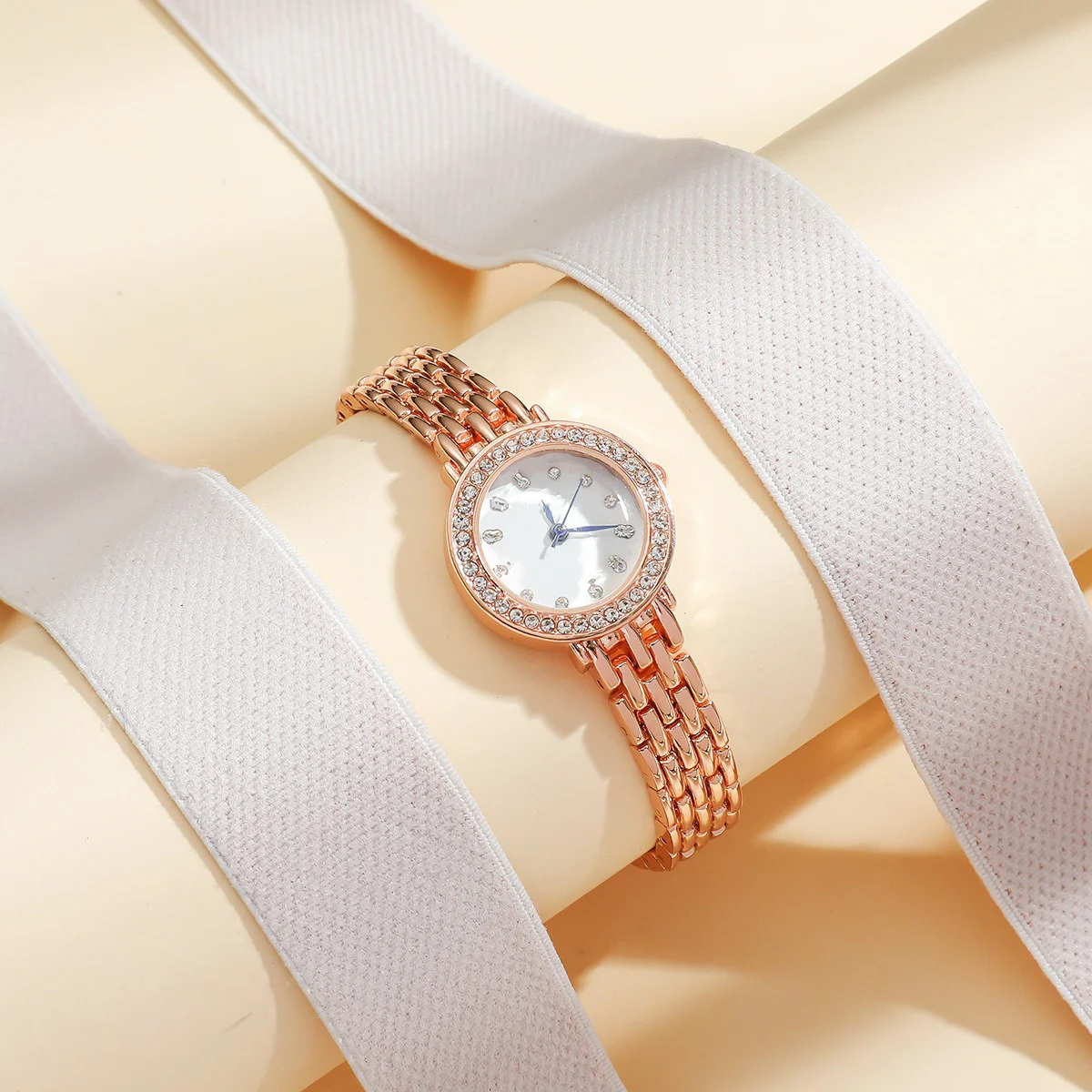Women's watch new simple, fashionable, niche temperament, versatile steel strap strap, quartz watch can be customized