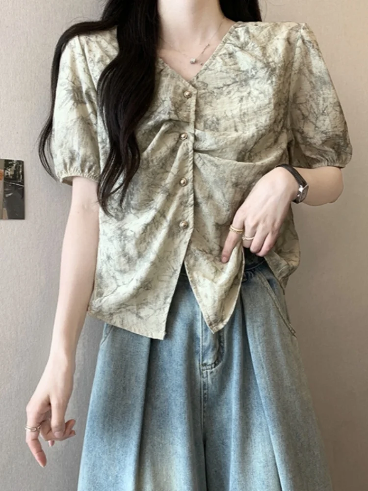 

Retro Watercolor Painting Women's Short Shirt V-neck Base Top Loose Fit Korean Style Bubble Sleeve Casual Summer Fashion