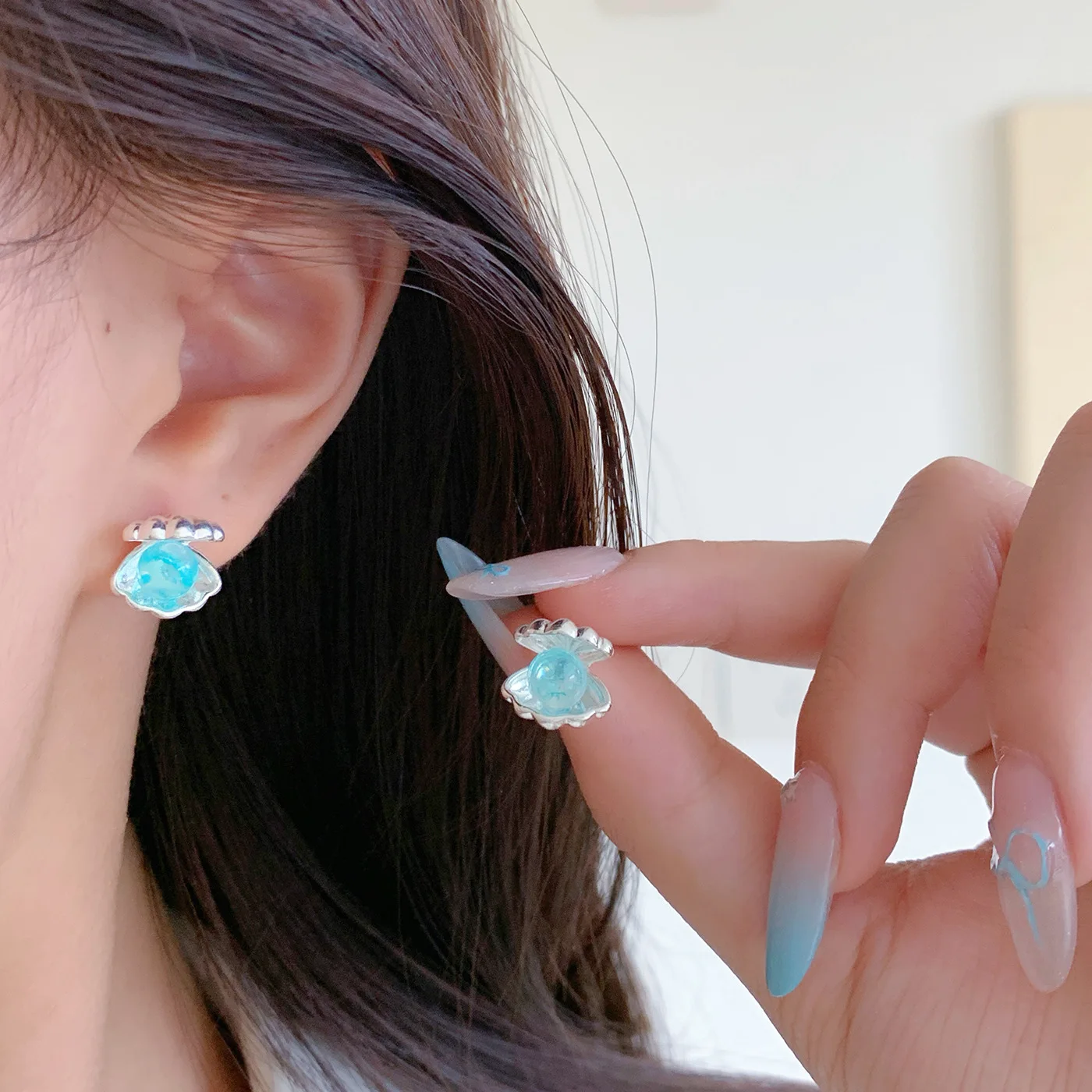 

Summer Fresh Ocean Star Shell Stud Earrings Women's Silver Needle Fishtail Delicate Design Fringe Earrings