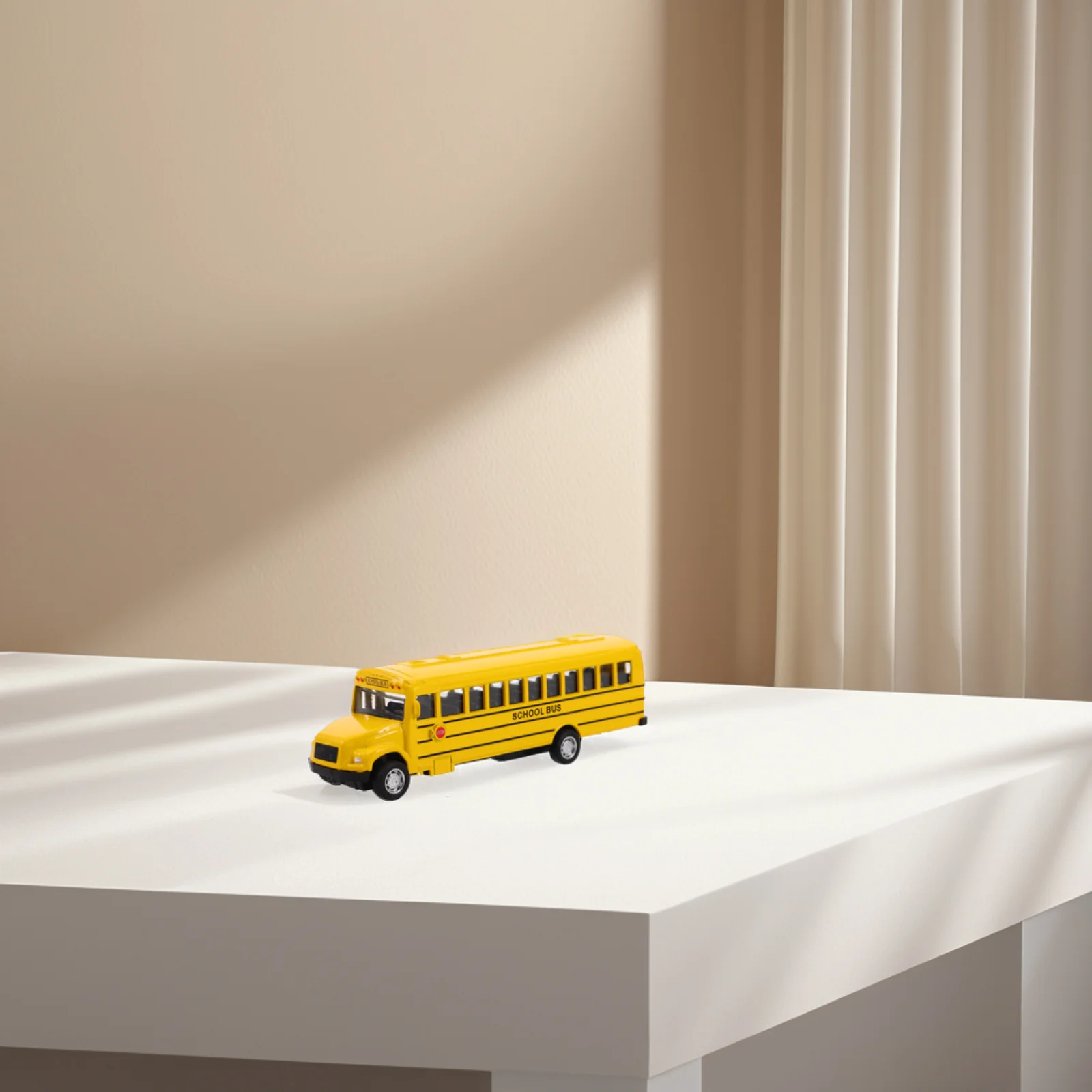 ดึงกลับสีเหลืองสดใสรถโรงเรียนของเล่น Die Cast โลหะของเล่นรถแรงเสียดทาน Powered School Bus ของเล่นสําหรับเด็กชายหญิง