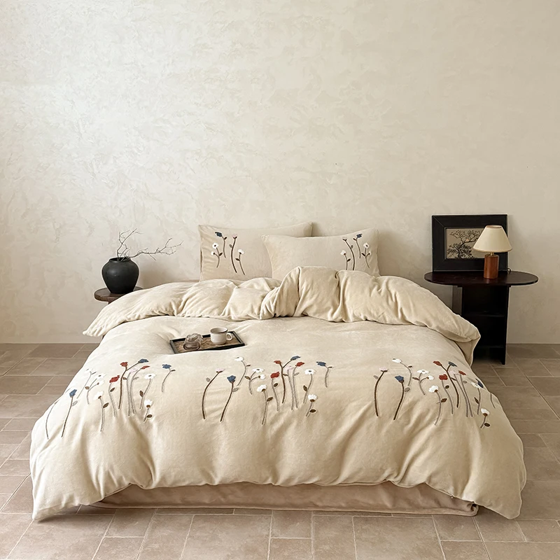 

Minimalist Floral Towel Embroidery Velvet Warm Winter Bedding Set Queen King Duvet Cover Flat/Fitted Bed Sheet Pillowcases 4Pcs