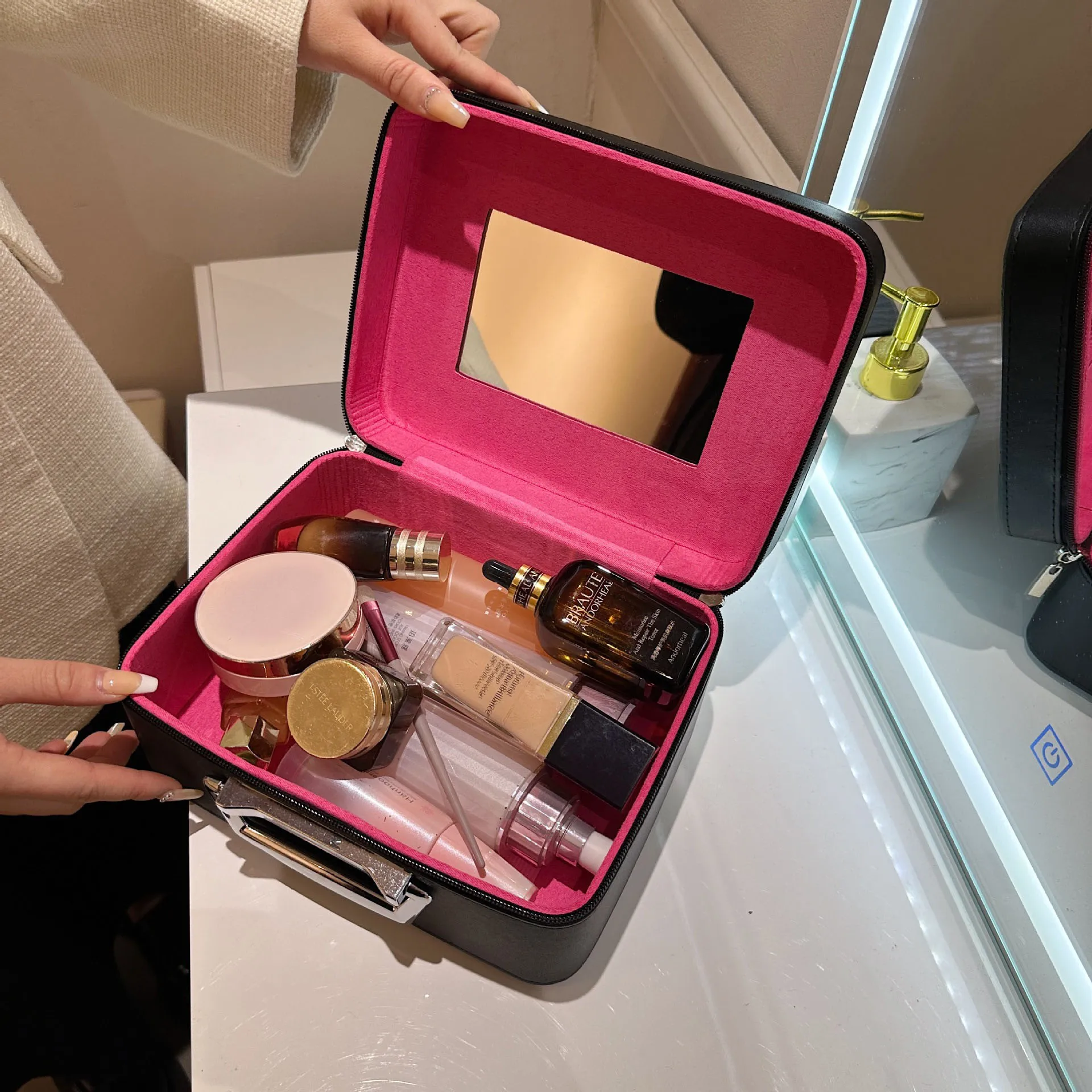 

Новая женская косметичка 2026: дорожная, универсальная, из текстурированной ПУ-кожи, водонепроницаемая, для хранения косметики