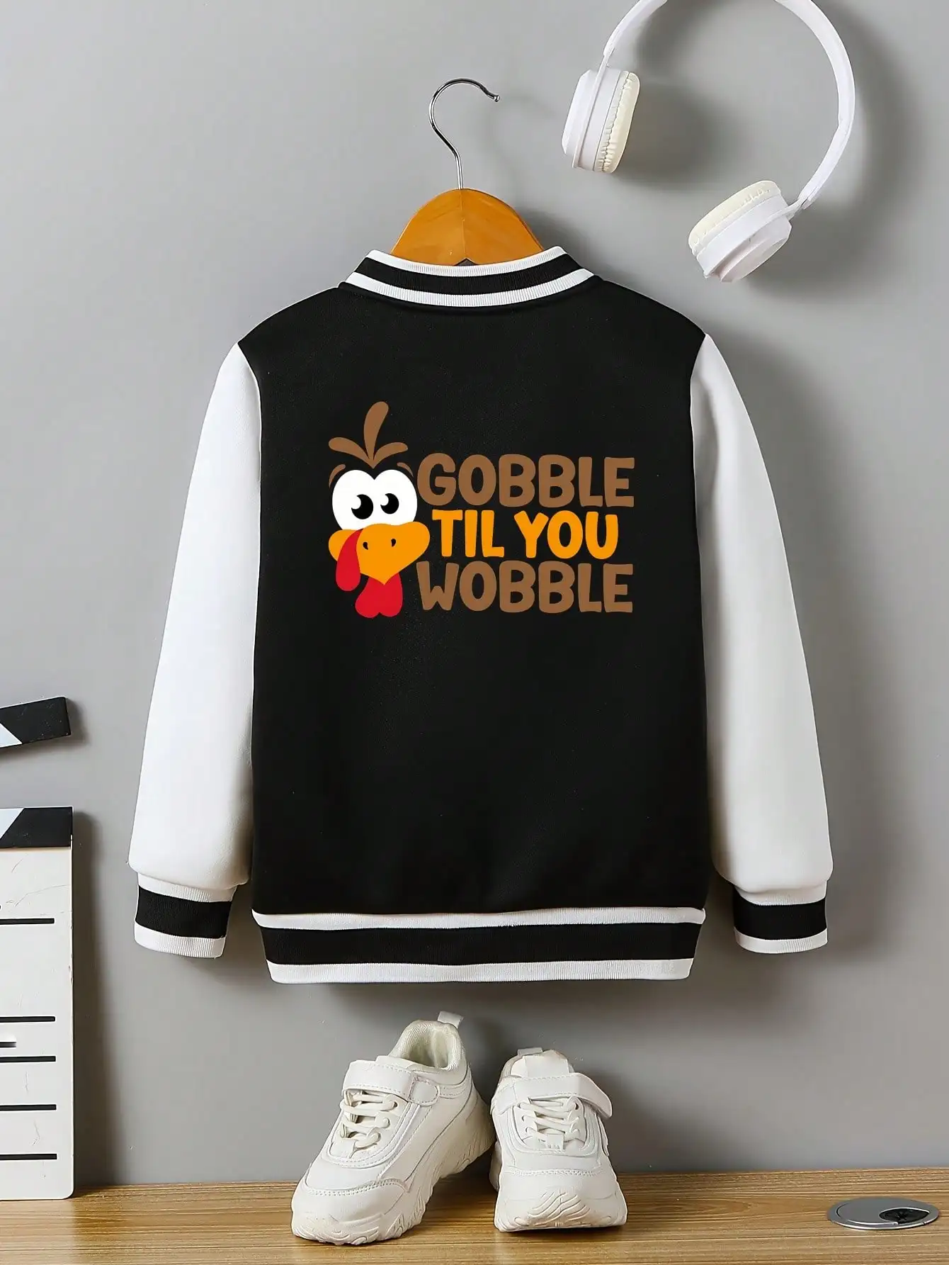 子供用野球ジャージ、感謝祭恐竜チーム、ポケット付き、ホリデーパーティー、背面プリント。 子供の贈り物