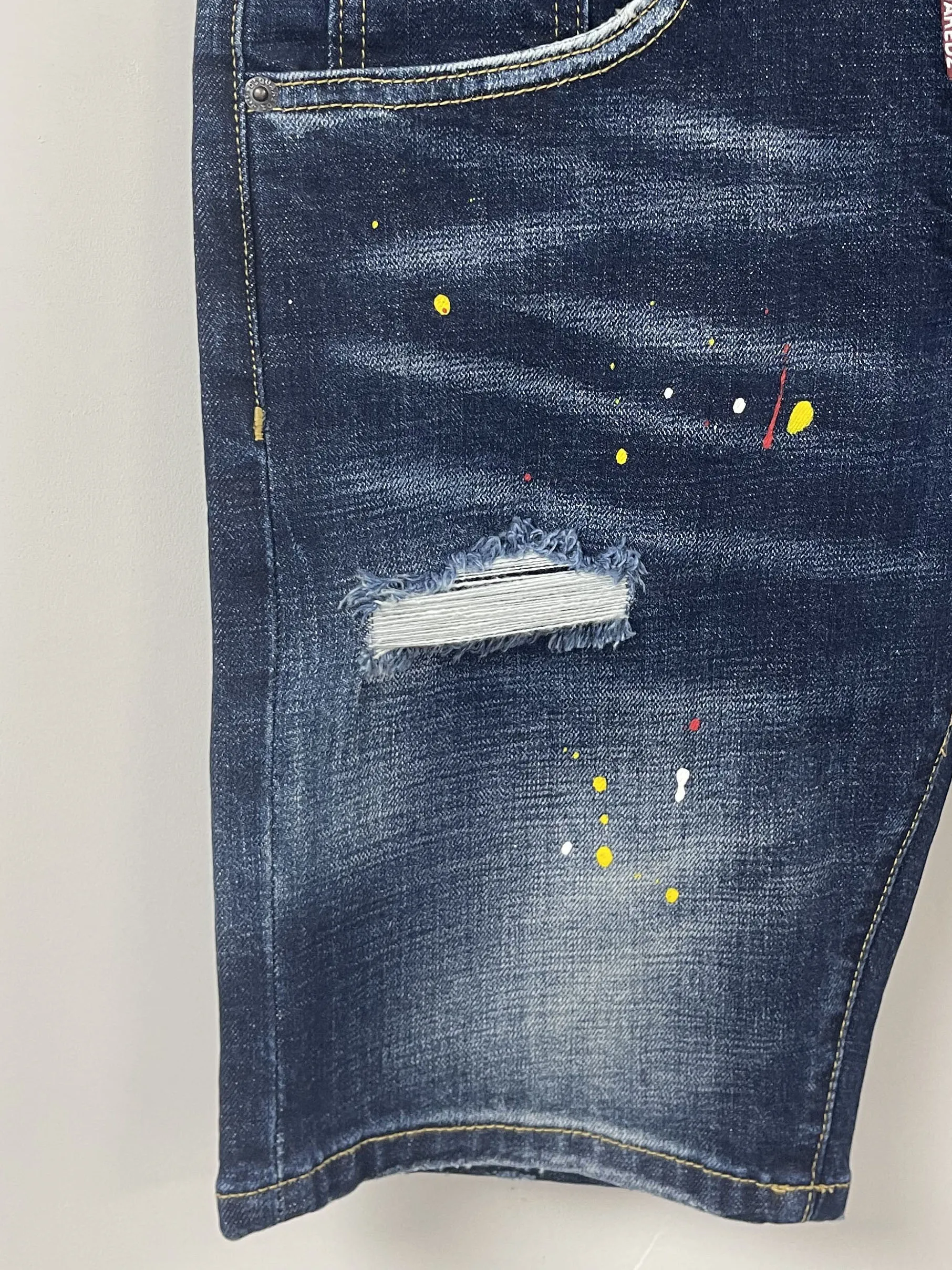 2024 Spring/Summer D2 Jeans Trendy Men's Water Washed Patched Zipper Slim Fit Micro Elastic Black Denim Shorts for Men