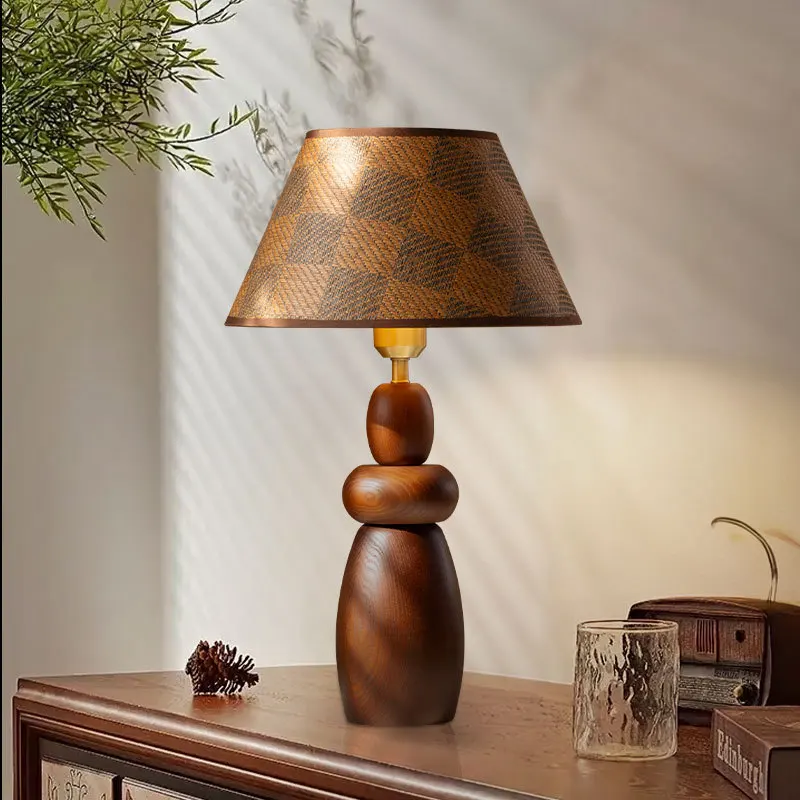 مصباح مكتبي على الطراز الصيني الجديد، لون خشب الجوز العتيق، حبوب الخشب، الإقامة المنزلية، غرفة المعيشة، الأريكة، السرير، المصباح الأمامي