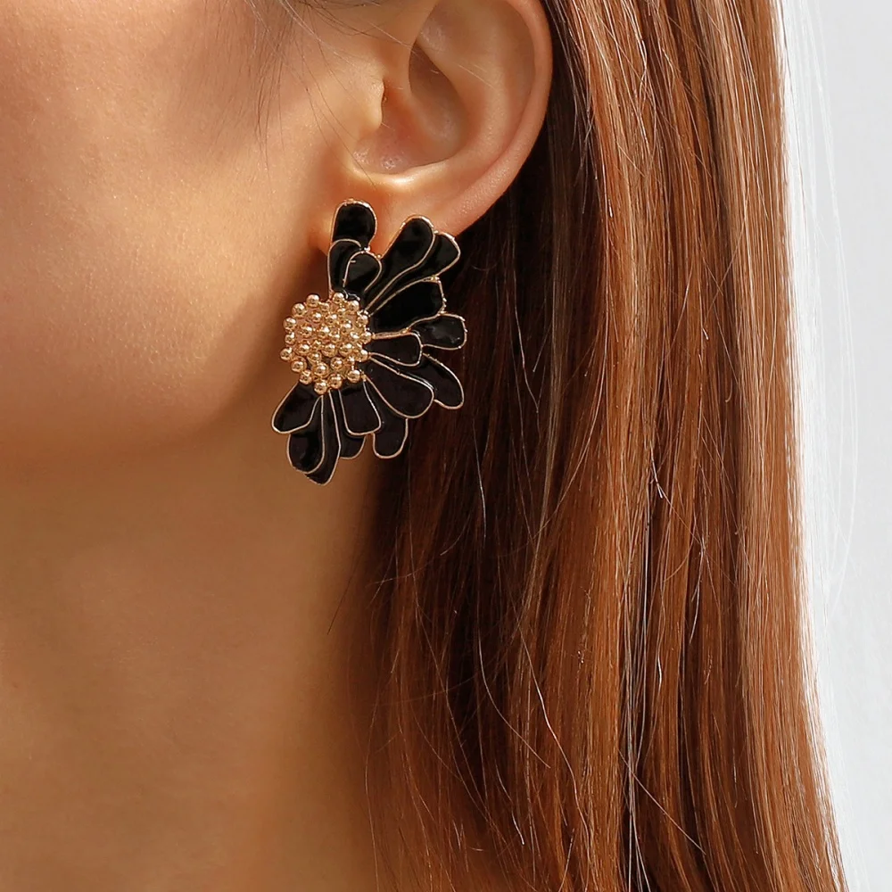 Vintage enamel petal stud earrings are suitable for women\'s everyday & vacation wear