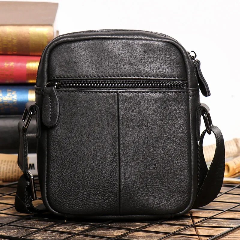 

Genuine leather shoulder bag Crazy horse leather crossbody bag Men's large capacity iPad bag Retro simple casual shoulder bag