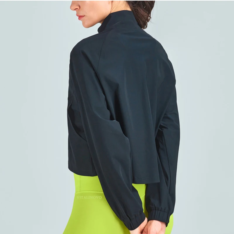 VITALINOVO Sportliche Trainingsjacke für Damen, UPF 50+, langärmelig, Sonnenschutz, leichte Hemden, kurze Jacken mit Reißverschluss, Laufen – Detail 4