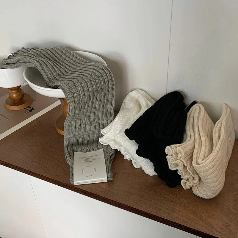 57 cm lange japanische Lolita-Beinwärmer, gestrickte Stiefelmanschetten für Damen, schwarz-weiße, dünne, lange Knöchelwärmer für den Alltag und Cosplay – Detail 6