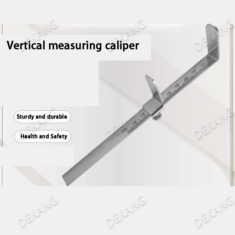 การวัดความหนาของขอบกระดูกด้วยคาลิเปอร์แบบตั้งตรงของเครื่องชั่งดิจิตอลสำหรับแบบจำลองฟันปลอมเคลือบฟันแบบแว็กซ์ของรากฟันเทียม