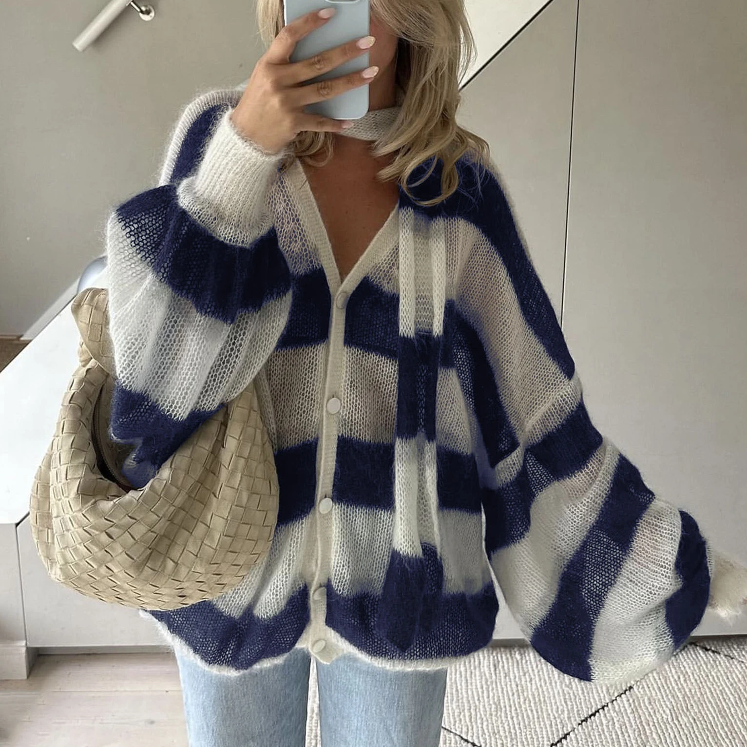 

2024 Casual Loose Striped Knitted Cardigan Fashion Korean Long-sleeved Sweater Contrast Color Stitching Oversized Cardigan Women