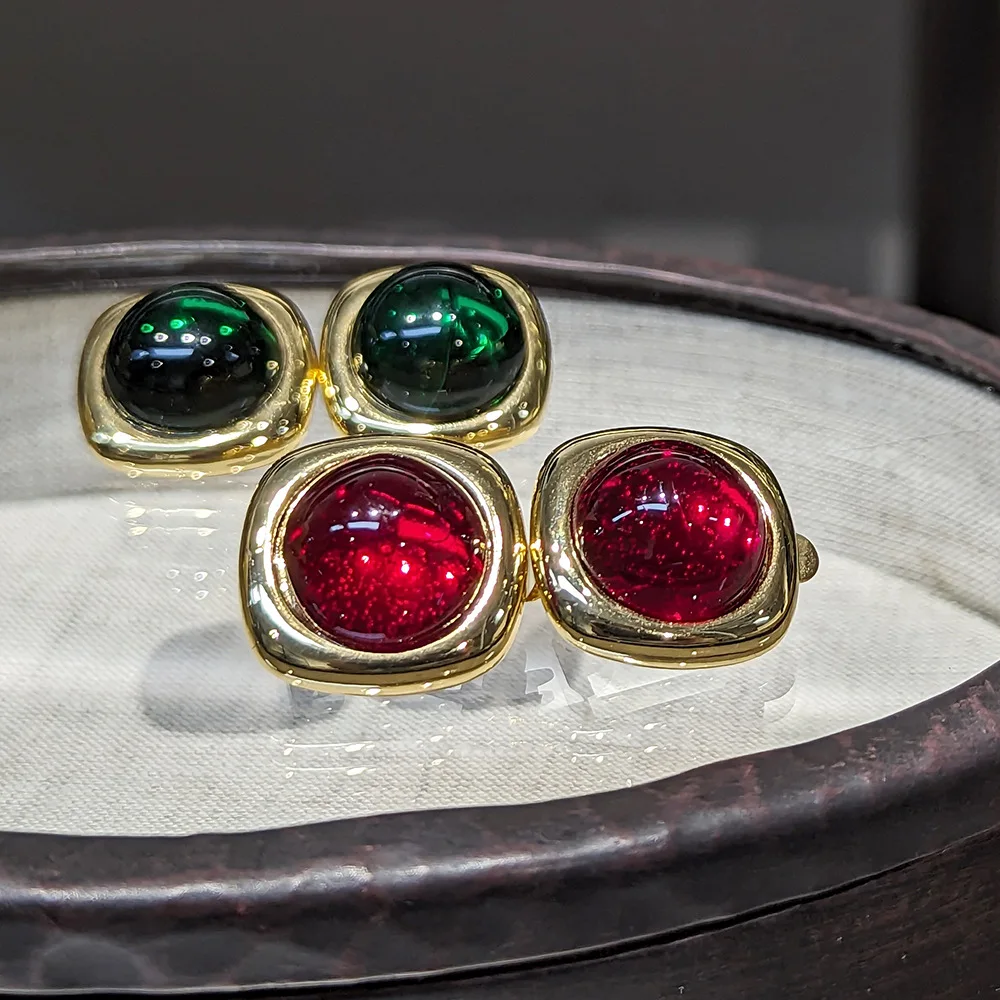 

Western Medieval Retro Elegant Glazed Copper Gold-plated Red and Green Classic Color Scheme Hong Kong Style Ear Clips