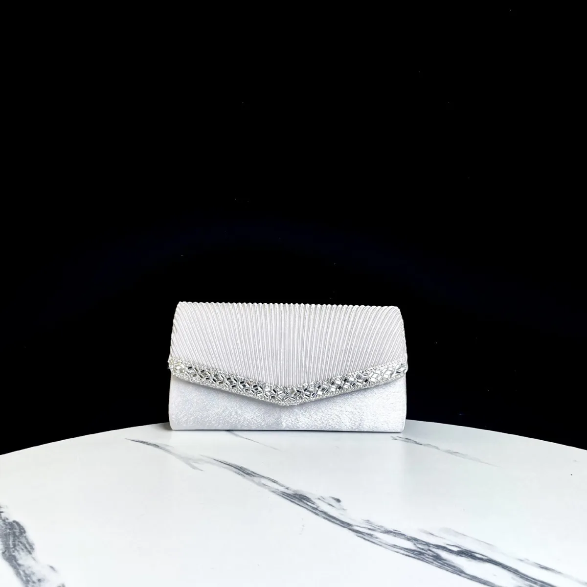 

Ladies Luxury Evening Bags Sequins Clutches 2025 Fashion Chain Shoulder Bags Wedding Party Purse Women Glitter Banquet Handbags