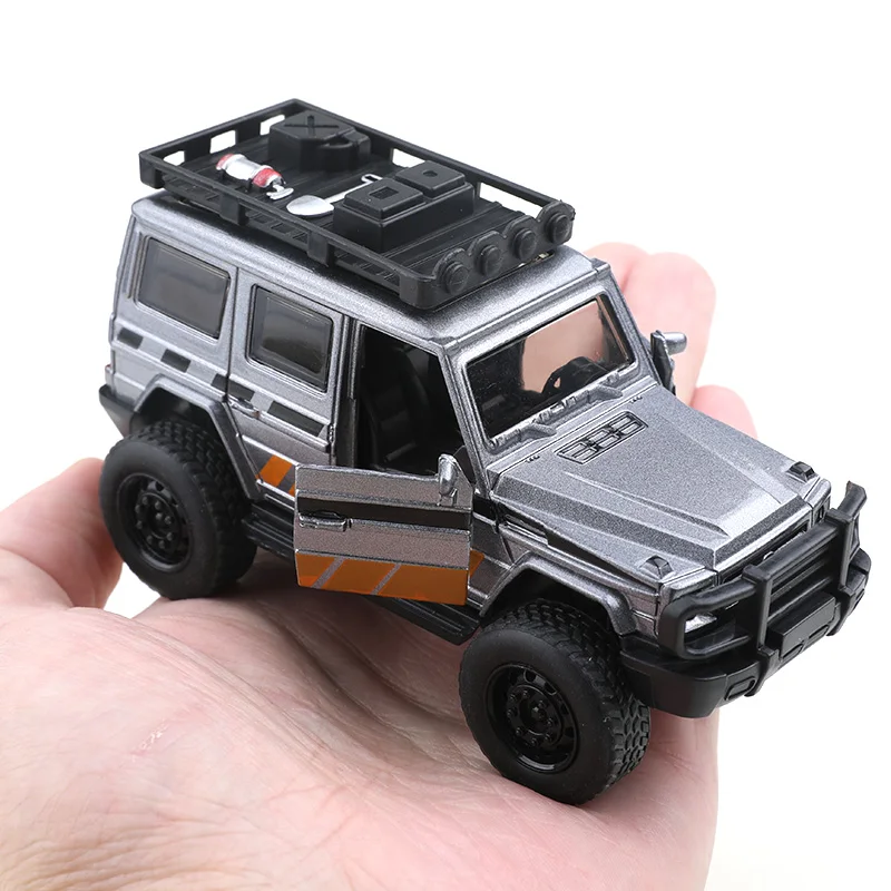 (Bagged) 1:36 schaal aluminium off-road pullback pick-up truck, kinderspeelgoed, grote velg off-road stijl. Speelgoed.
