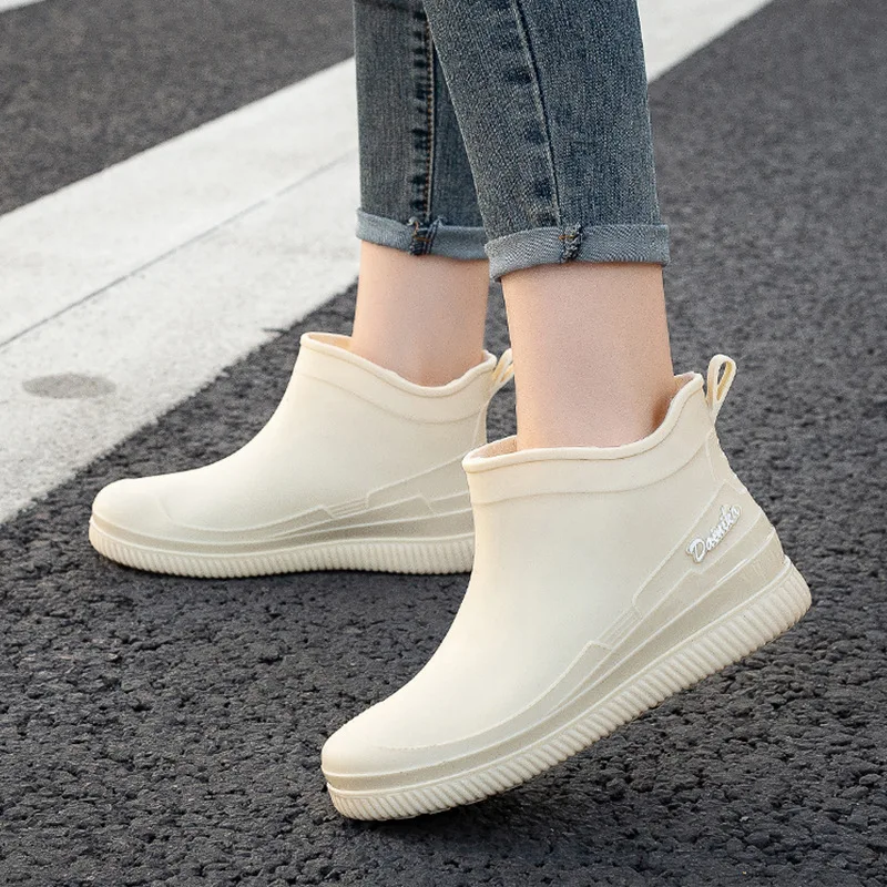 

Women's Rain Shoes Short Low Barrel Casual Rain Shoes Fashion Ladies' Short Cotton Rain Short-tube Thick-soled Warm Rubber Shoes