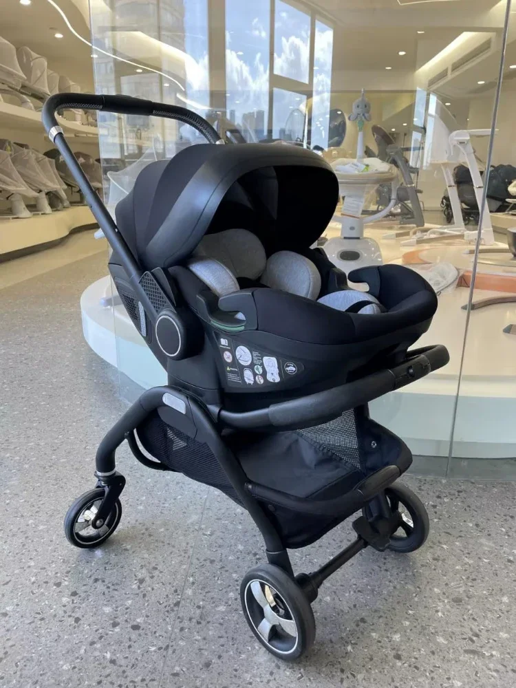 4-in-1 Neugeborenen-Kinderwagen Multifunktionaler Autositz Leichter Vierrad-Kinderwagen Deluxe Zweiwege-Kinderwagen