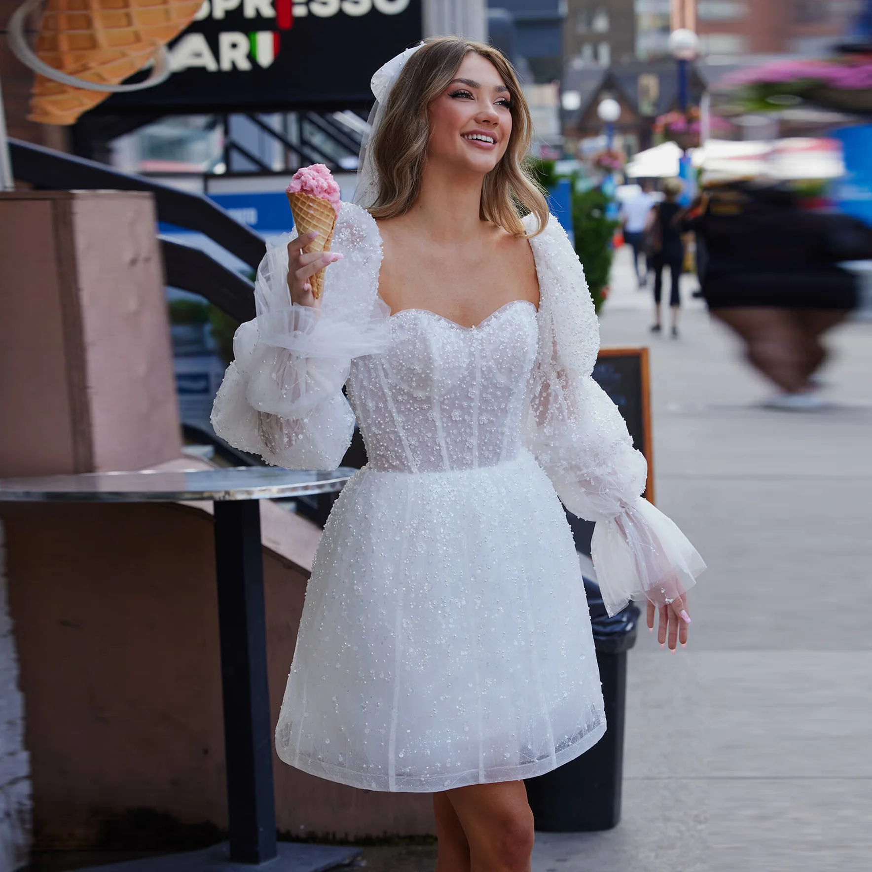 Sweetheart Beaded Sequins Elegant Wedding Dresses Customized Pleated Short Mini Wedding Gowns A-line Bridal Gown Puffy Sleeves