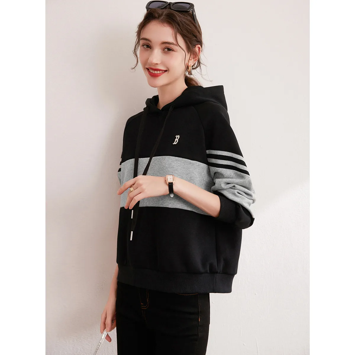 LOUIS YAO 2024 Autumn Hooded Contrast Splicing Hoodie Lazy Style Embroidered Letter Loose Long Sleeve Women's Hoodie