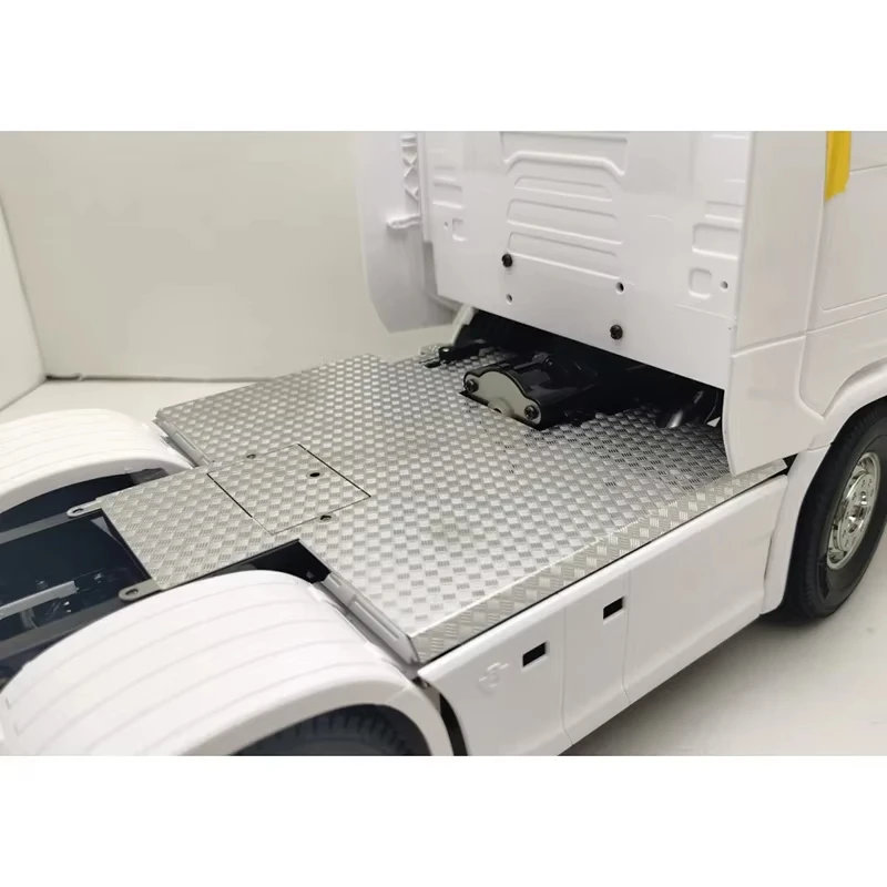 1PCS Simulazione Metallo Argento Grande Piastra Paramotore per 1/14 Tamiya RC Camion Scania 770s R620 R470 Benz 1851 Man Fai Da Te Parti di Automobili giocattoli