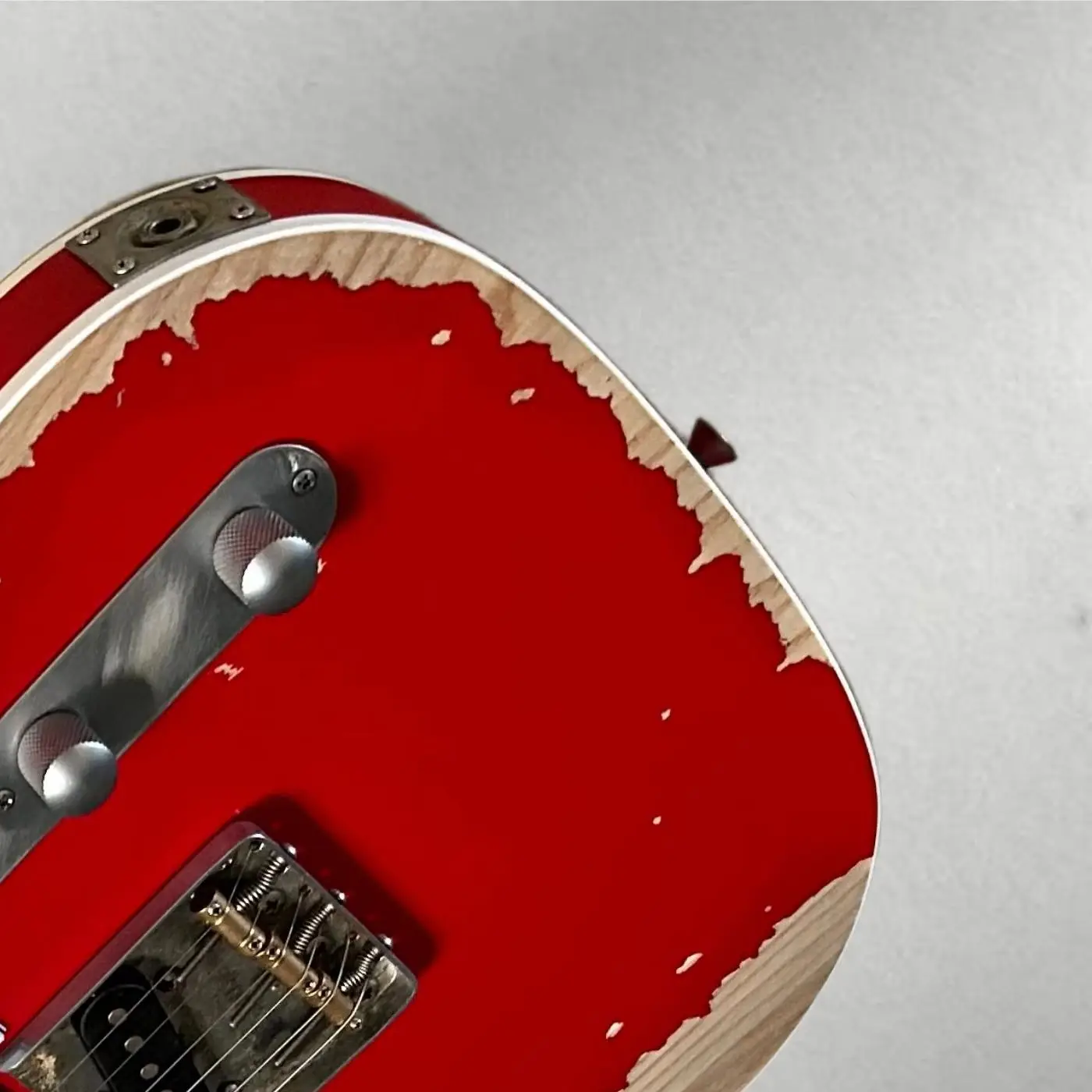 Aged Electric Guitar Ash Body Rosewood Fretboard Red Color Double Binding view 4