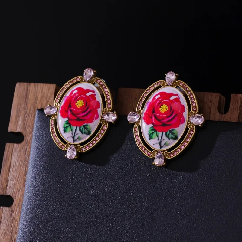 

Medieval Flower Painted Stud Earrings Retro Court Light Luxury Old Art Advanced Diamond Set Sweet Crystal Earrings