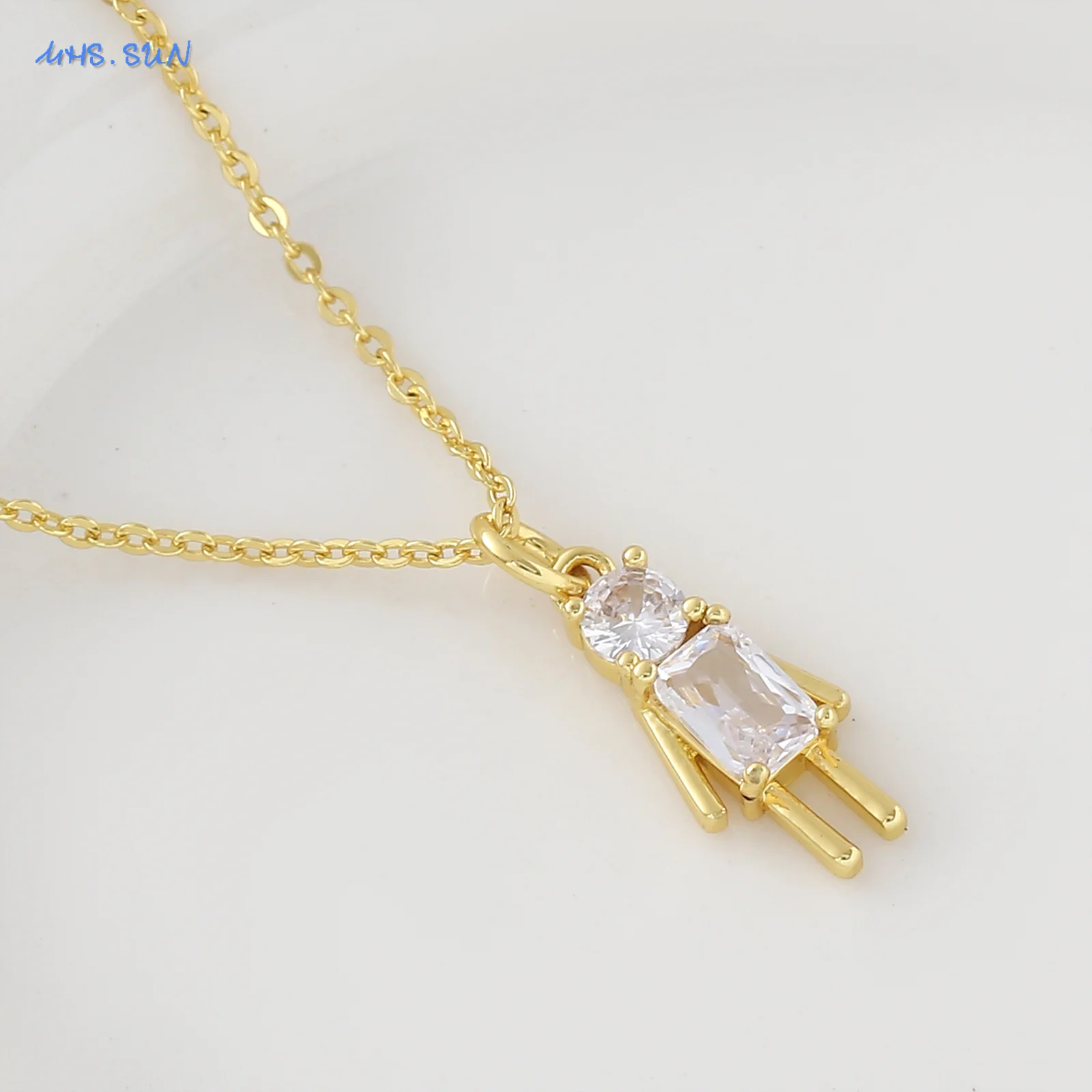 MHS.SUN مكعب الزركون دمية صغيرة قلادة القلائد للنساء الفتيات موضة 22K مطلية بالذهب المختنق سلسلة مجوهرات هدايا 1 قطعة