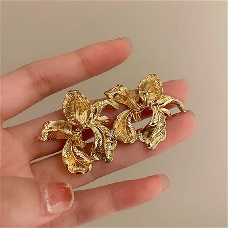 XIALUOKE Irregular Metal Earrings Personality Fashion Geometric Flower Stud Earrings Earrings Woman Party Travel Accessories