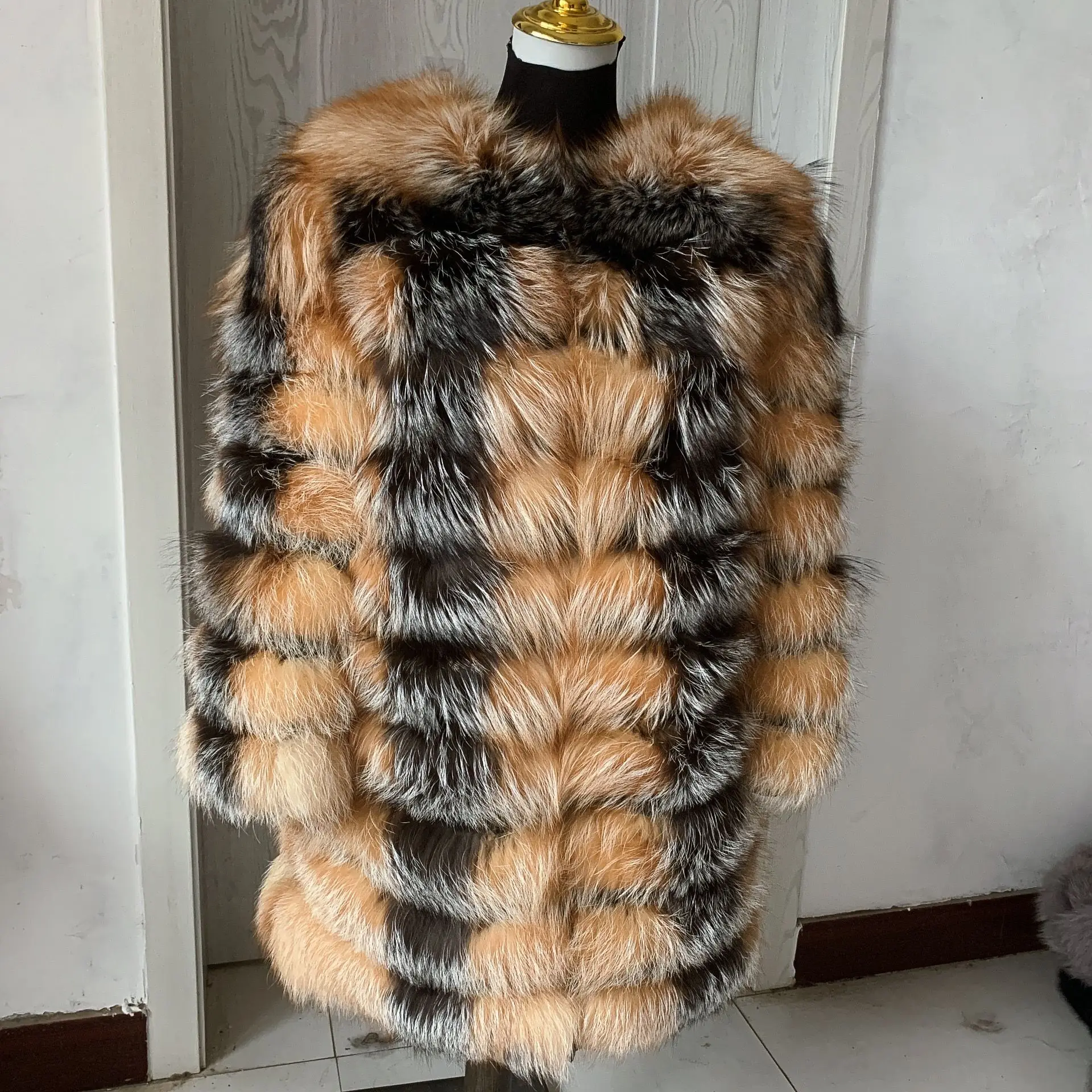 Women\'s winter warm real fur long coat noble quality golden fox coat natural real fox fur long luxury leather jacket