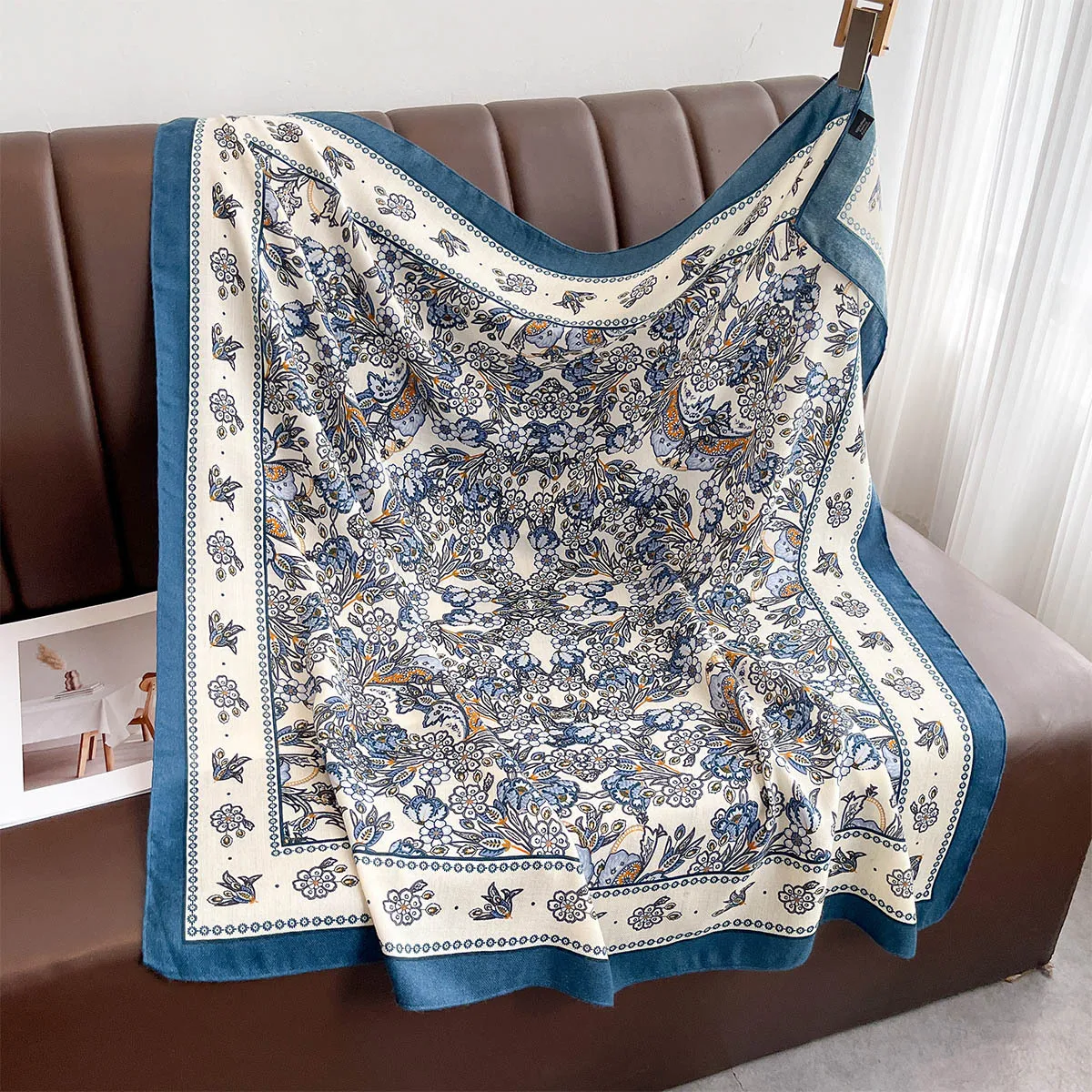 90*90cm Retro bedruckter quadratischer Schal, Damen-Bandanas, Schals, Sommer-Reise-Schal, Wickeltücher, eleganter Hijab, Halstuch – Detail 4