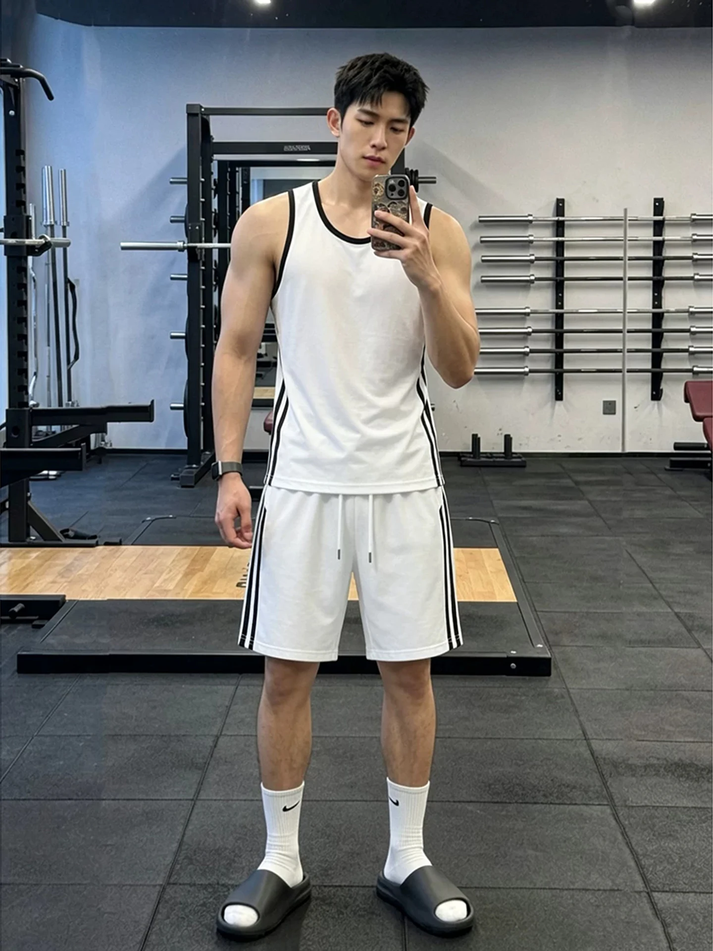 速乾性フィットネストレーニングベストアメリカンバスケットボールノースリーブtシャツストライプショーツセット男性夏のスポーツウェアカジュアル衣装