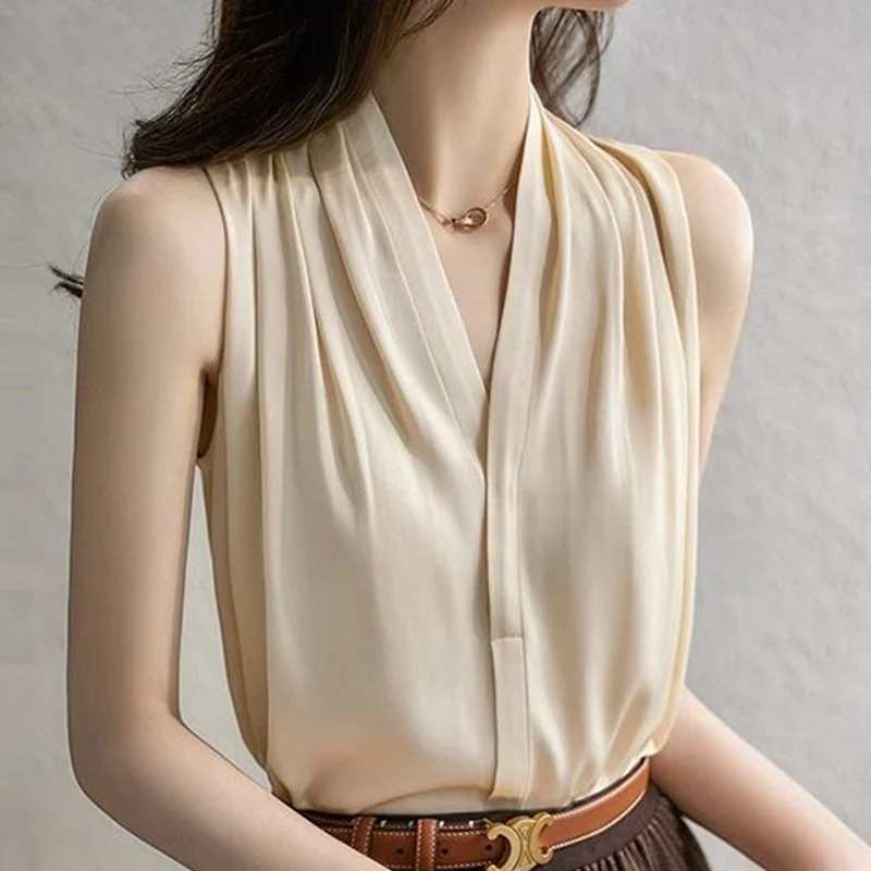 French Style Elegant Temperament Halter V-neck All-match Sleeveless Shirt Summer New Fashionable Casual Original Design Lady Top