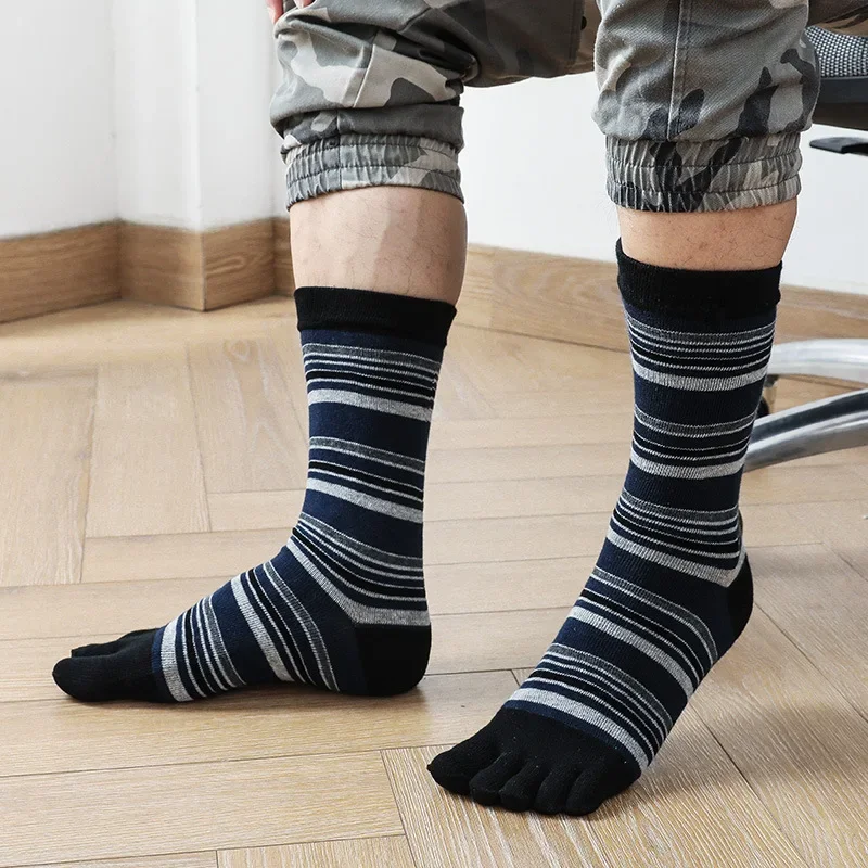 Five Finger Socks Men's Cotton Autumn And Winter High Tube Sweat Absorption Warm Retro Stripe Split Toe Socks