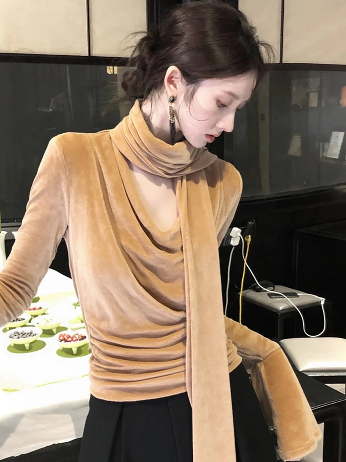 벨벳 롱 슬리브 티셔츠 단색 슬림핏 가을 겨울 패셔너블 헤드 오버 힐스 베이스 캐주얼 여성 탑