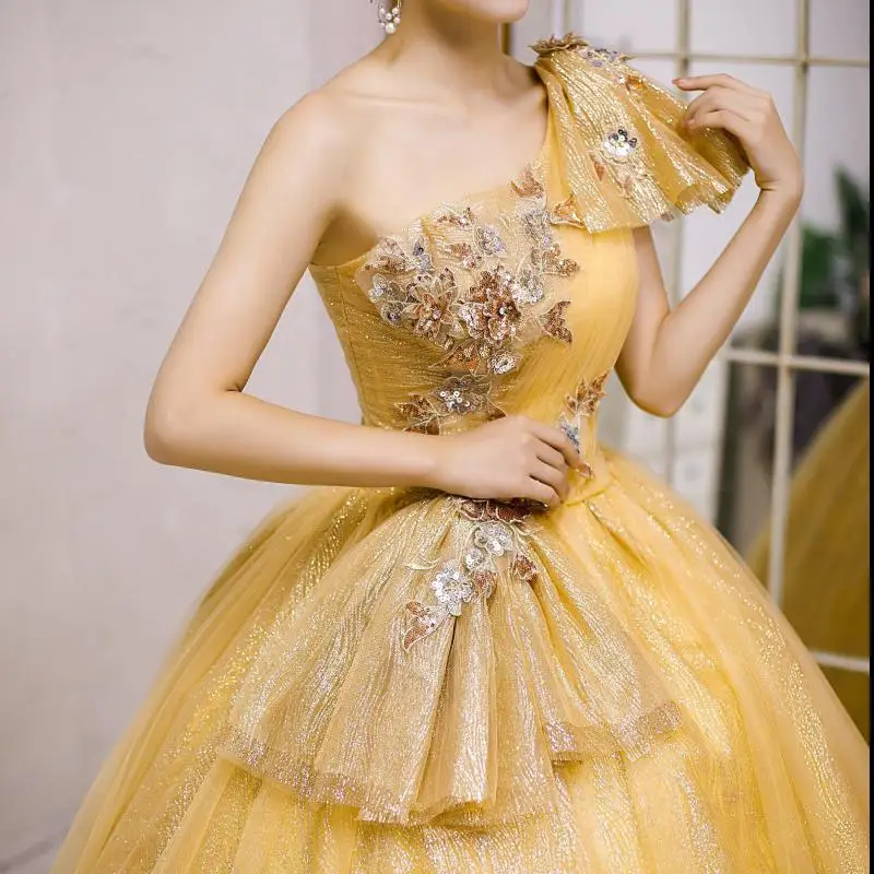 Fashion Gold One-shoulder Quinceanera Dresses Bling Shining Elegant Ball Gown Classic Sequin Floral Vestido De Baile Customized