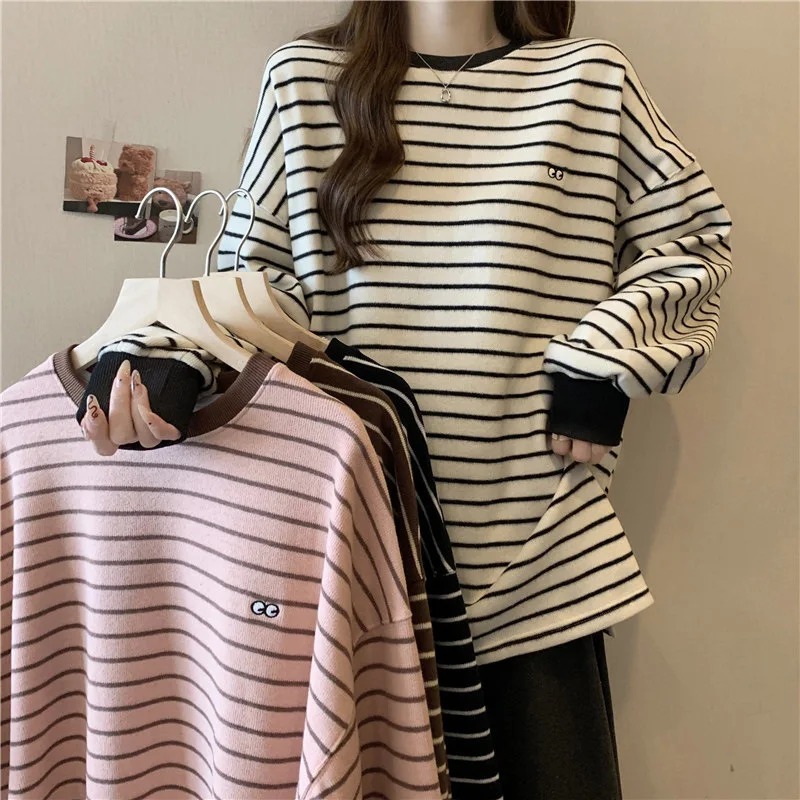 New Women's Long Sleeve T-Shirt with Slits And Embroidery Loose Mid-Length Autumn Winter Fashion Polyester Fiber Base Shirt
