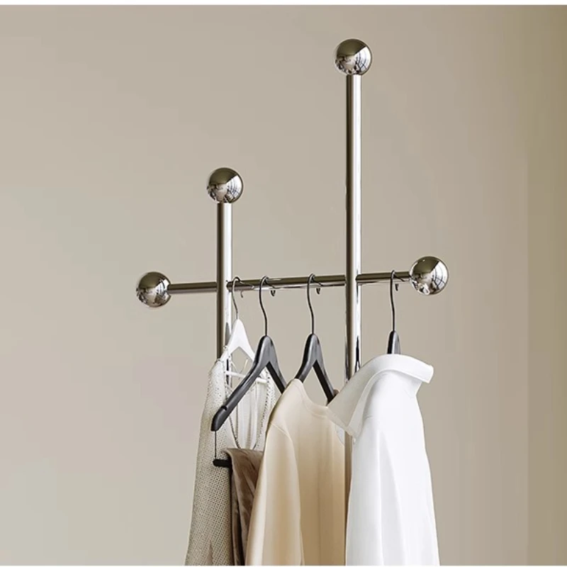 Minimalistischer Kleiderständer aus Edelstahl, moderner Luxus-Schlafzimmer-Kleidungsorganisator, stehender Kleiderbügel für Zuhause