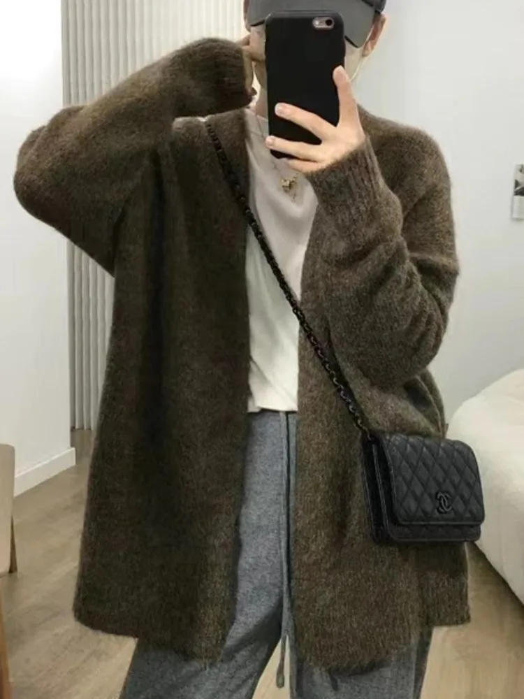 [EWQ] Brown Tops Long Sleeve Gray Sweater Korea Chic Winter Warm Women\'s Jacket Loose Cardigan Knitted 2024 Autumn New 16O135420