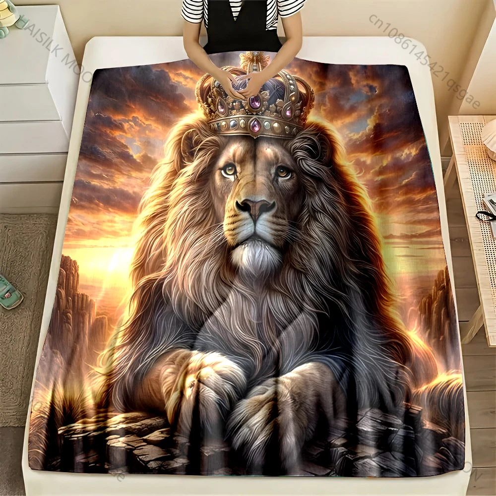 

Многоразмерное одеяло с королевским львом и узором в виде короны, фланелевой материал, мягкий, теплый для всех сезонов, дома, кемпинга, пикников, автофургона
