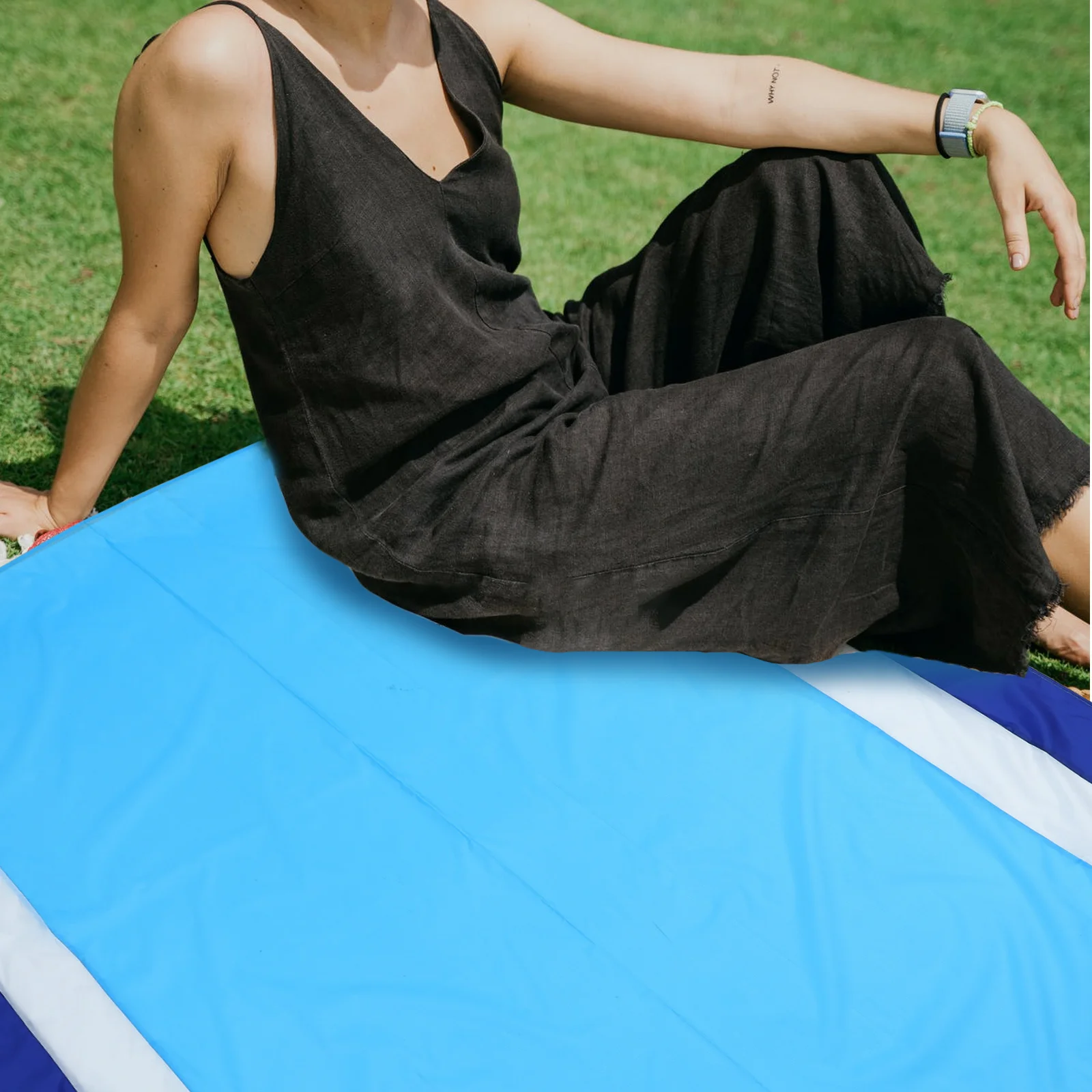

210T Plaid Nylon Waterproof Beach Blanket Foldable Outdoor Mat Sand Proof Camping Picnic Blanket Portable Mat