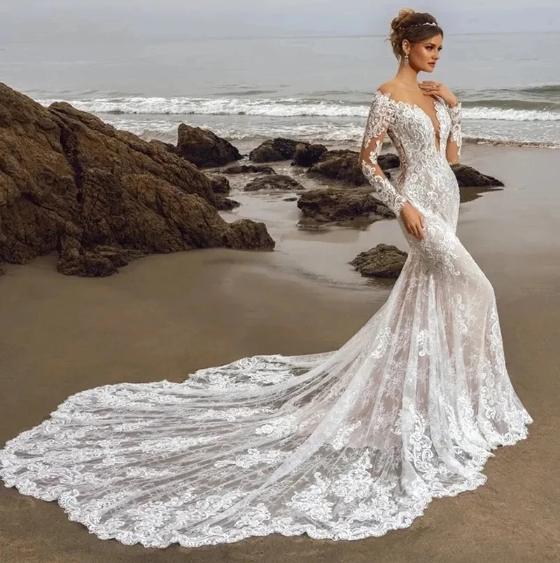 Vestido de novia de sirena de encaje bohemio, vestido de novia de playa de manga larga con cuello en V transparente, tren capilla, ropa de novia de verano personalizada