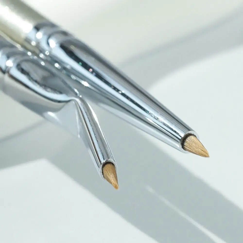 Ultrafeiner Eyeliner-Pinsel, abgewinkelte, gebogene Spitze, Eyeliner-Pinsel unter den Augen, platz präziser Detail-Concealer-Pinsel für Make-up