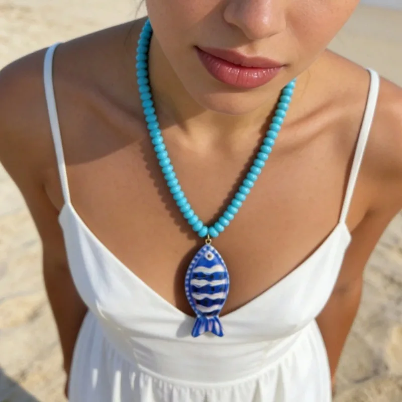 Source Summer Exaggerated Beach Handmade Small Fish Beaded Necklace Colored Pendant Tropical Fish Necklace Women