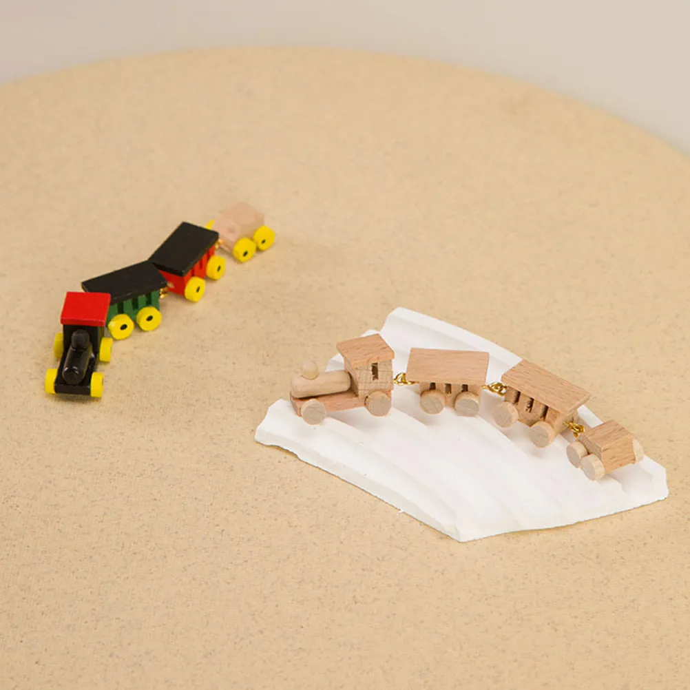 

2Sets Wooden Train Decorative Piece for Dollhouse Furnishing Refined Simulation Design Ideal Gift for Kids and Collectors