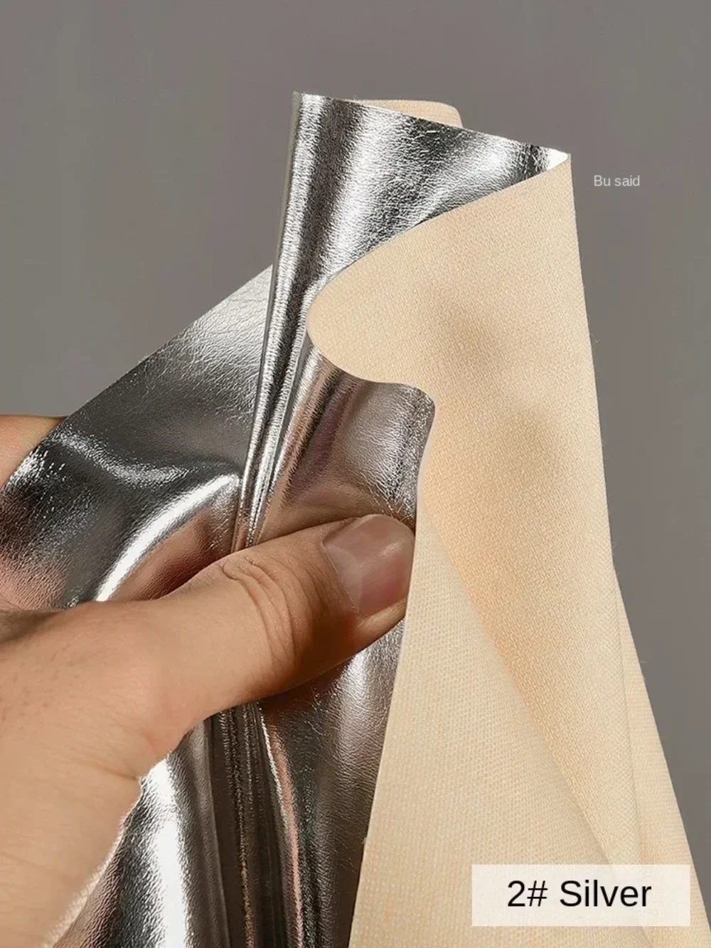 

Яркая, серебристая, яркая водонепроницаемая ткань из искусственной кожи, декоративная мягкая ткань для сумки, шитье своими руками на метр, материал