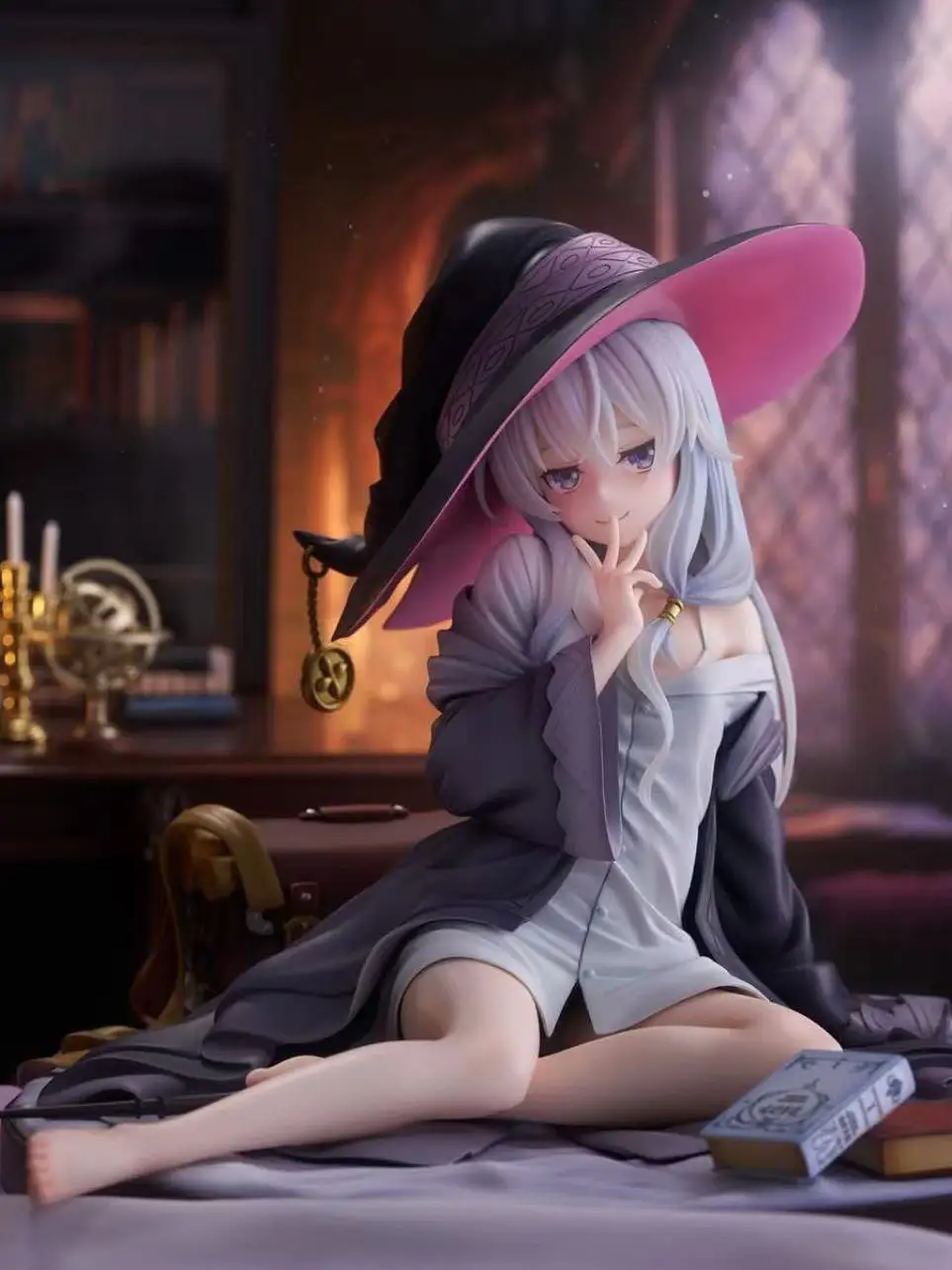 

Elena Figure Anime Girl Sitting Pose Spwear Desktop Decoration PVC Material 60mm Height Witch Tour Game Collectible