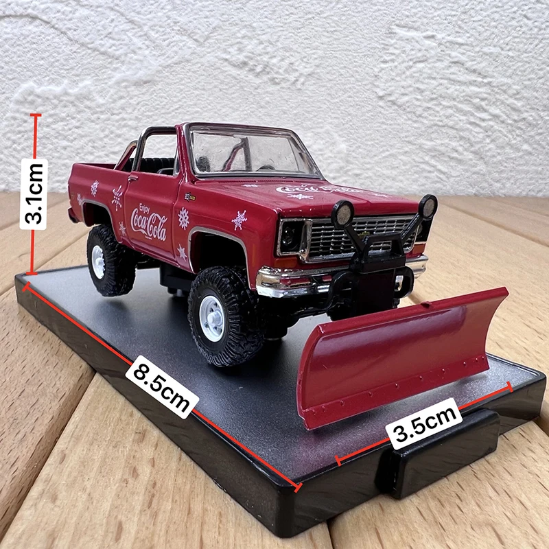 Dieast 1/64 Scale Chevrolet K5 Open-top Pickup Snow Bulldozer Simulation Alloy Car Model Collection Ornaments Toys for Boys